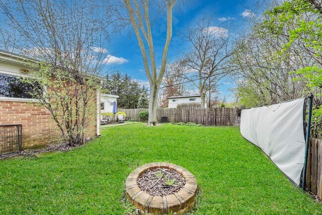 Building Photo - 558 Mallard Ln