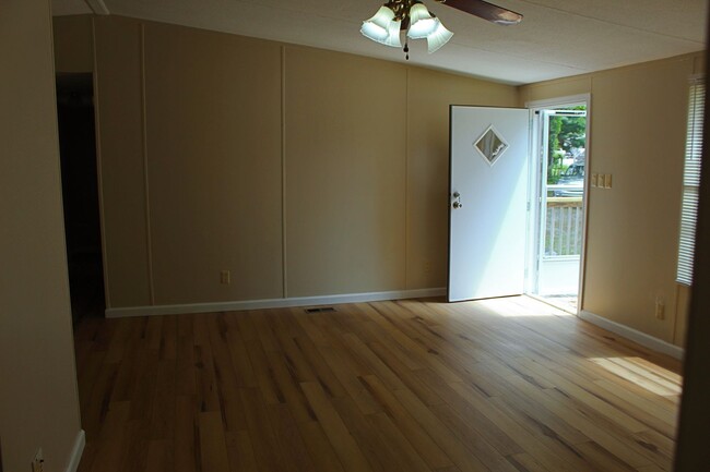 Building Photo - Four bedroom mobile home rental available now