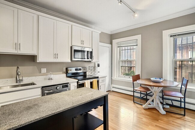 Building Photo - 587 Tremont St