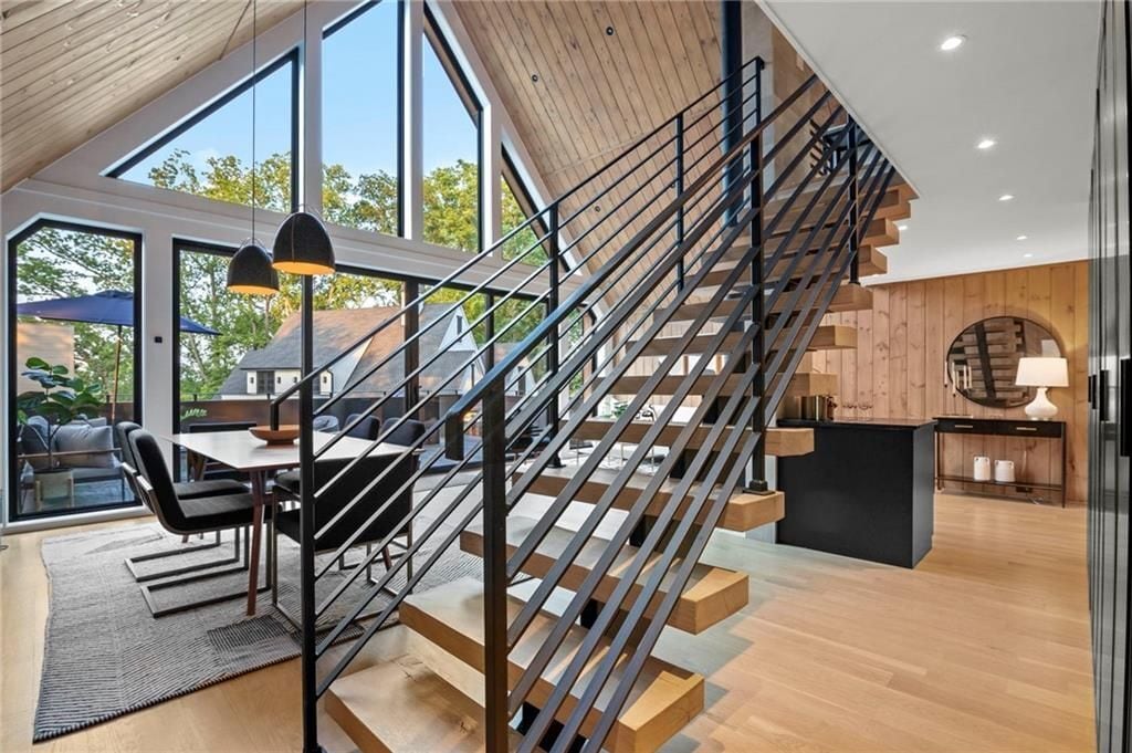 Building Photo - 1033 Reeder Cir NE