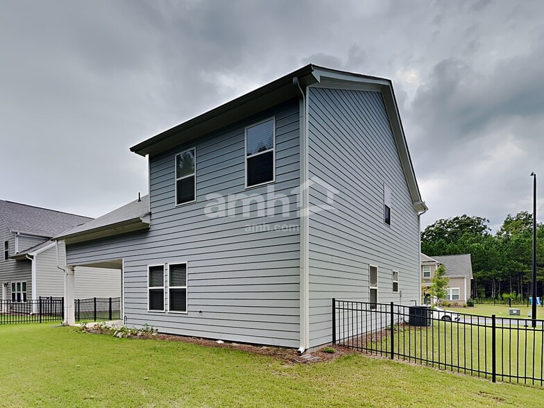 Building Photo - 468 Camp dr