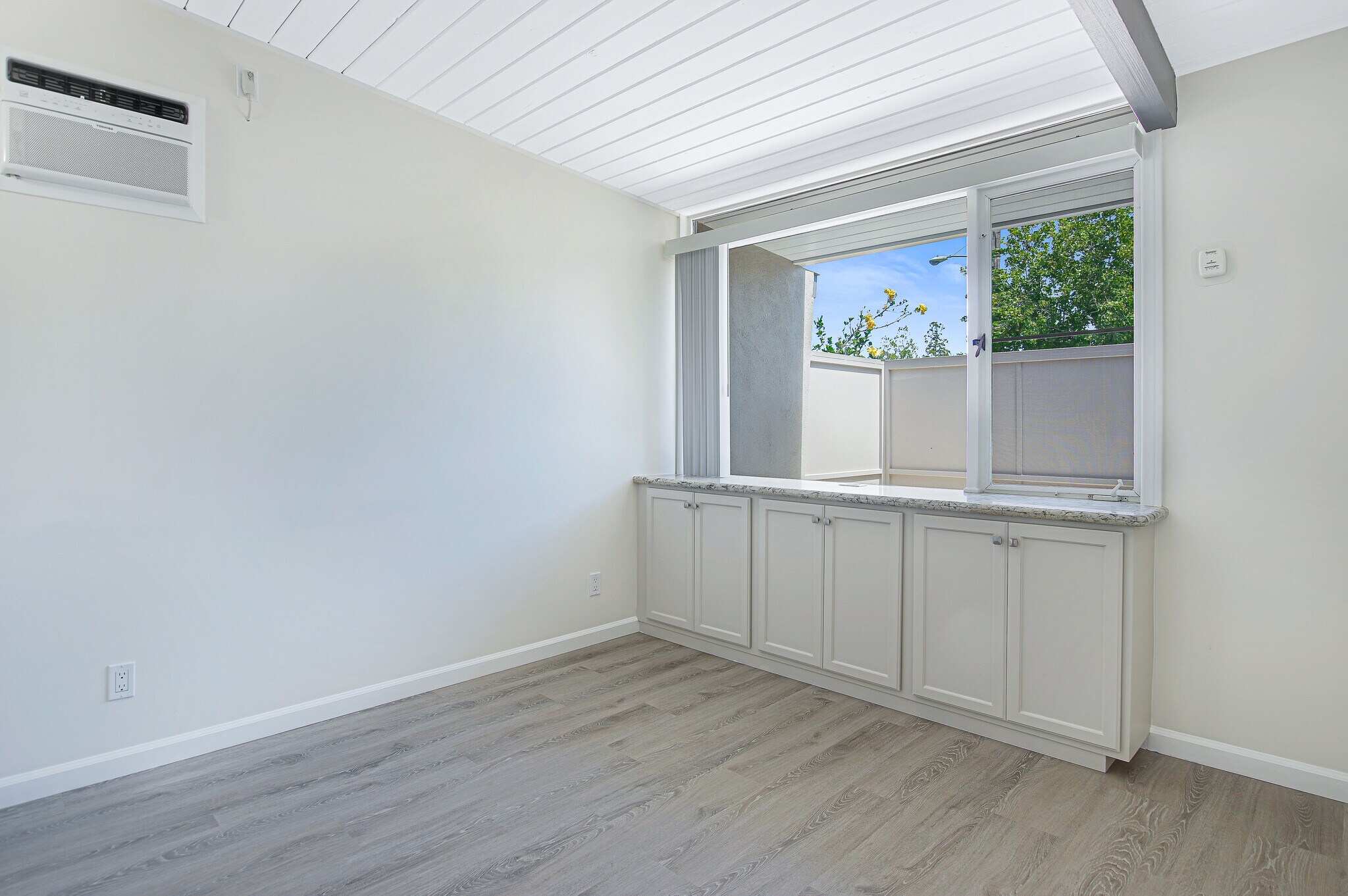 Bedroom - 11301 Gladwin St