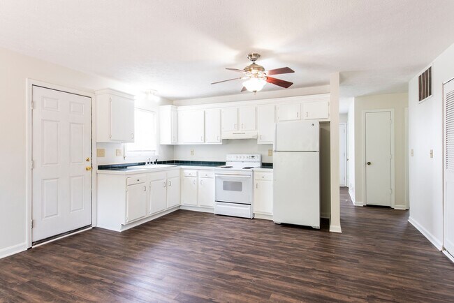 Building Photo - 3BR/1BA Home For Rent in Willow Creek Subdivision