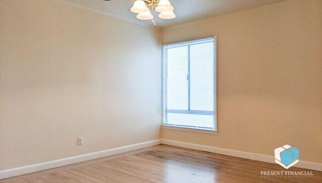 Building Photo - 439 Princeton St