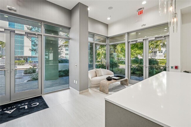 Building Photo - 10281 W Bay Harbor Dr