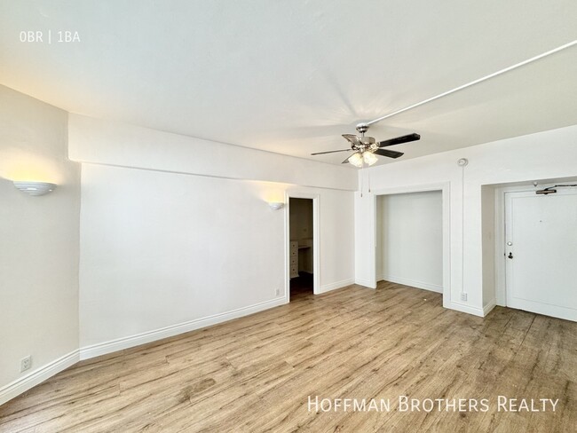 Building Photo - 841 Serrano Ave