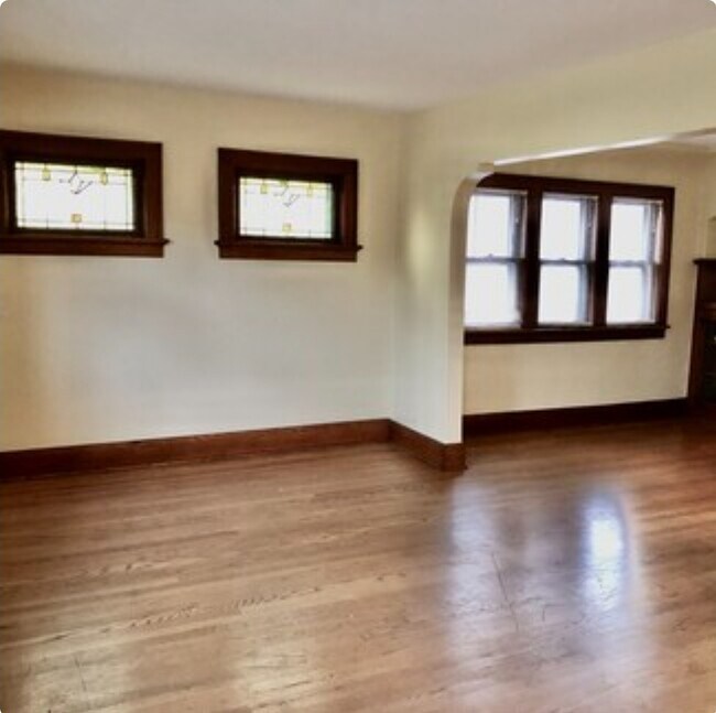 Primary Photo - 1709 E Newton Ave