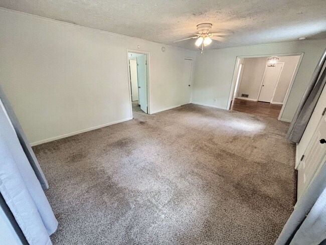 Building Photo - Spacious 3 BR/2 BA in Powder Springs!