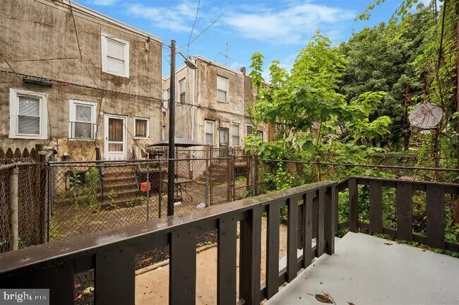 Building Photo - 320 N Robinson St