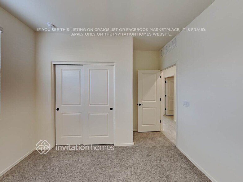 Building Photo - 11406 W Edgemont Ave