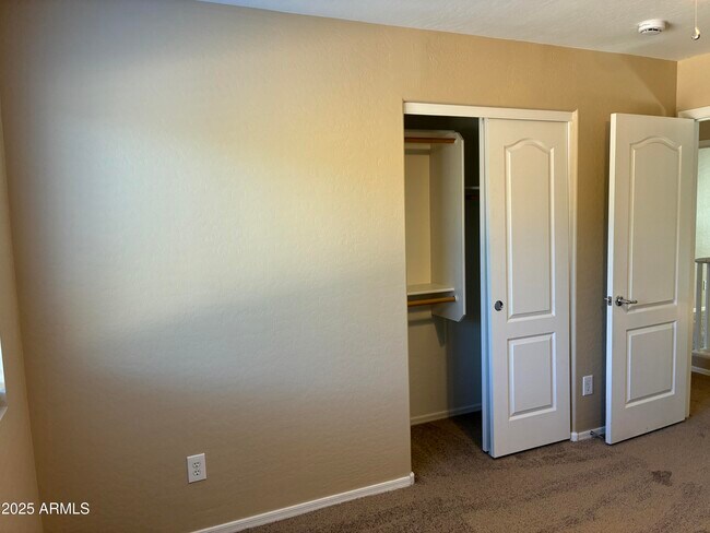 Building Photo - 15326 W Lundberg St