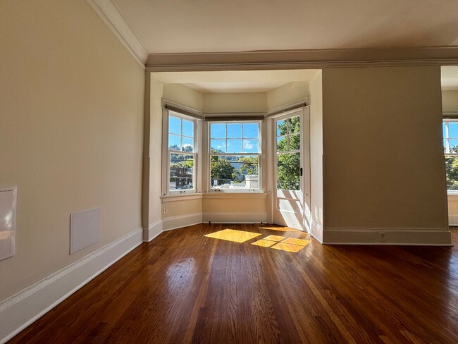 Building Photo - Historic Nob Hill 1Bd/1Ba Condo in NW Port...