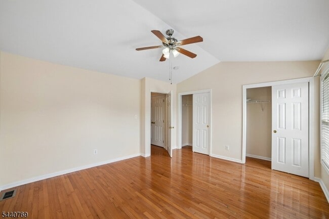 Building Photo - 533 Coventry Dr