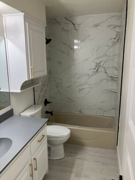 Building Photo - 3221 Cove Hollow Ct