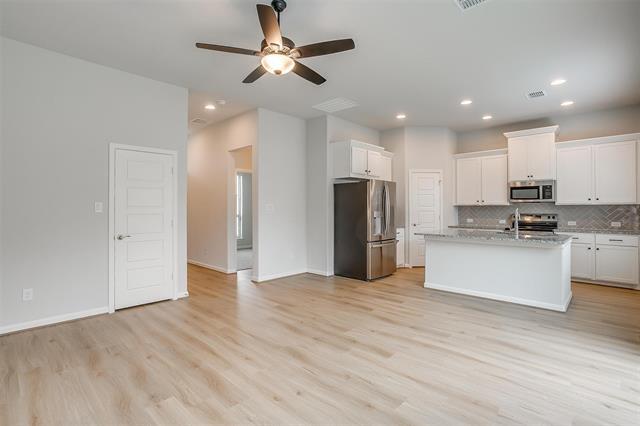 Building Photo - 6138 Lavanda Ave