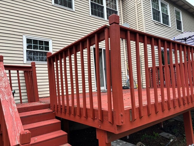 Building Photo - **NEW CARPETING** Abbey Lane Townhome 3 Beds 3 Baths!!