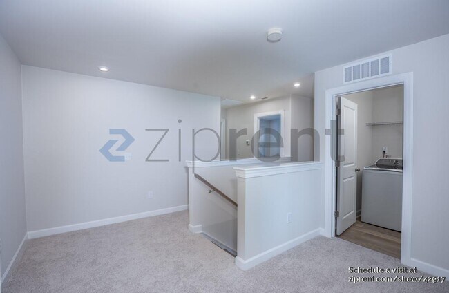 Building Photo - 1220 Tredenham Wy