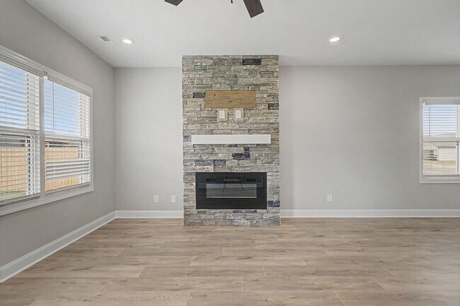 Building Photo - 366 Galway Dr