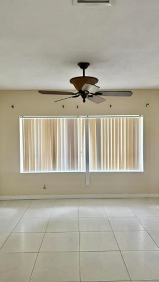 Building Photo - 931 Hibiscus Dr