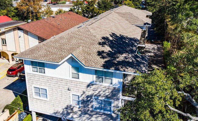 Building Photo - 414 28th Ave N