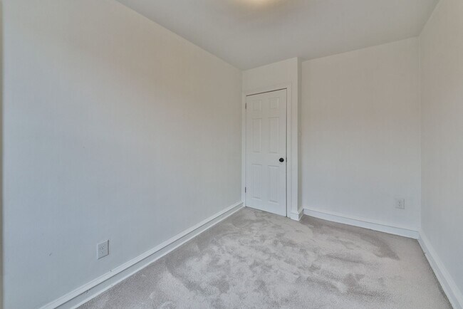 Building Photo - Beautifully Renovated 3 Bedroom Home Now Available For Rent in Cedarbrook!!!