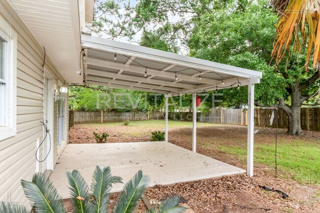 Building Photo - 9490 Cinder Dr