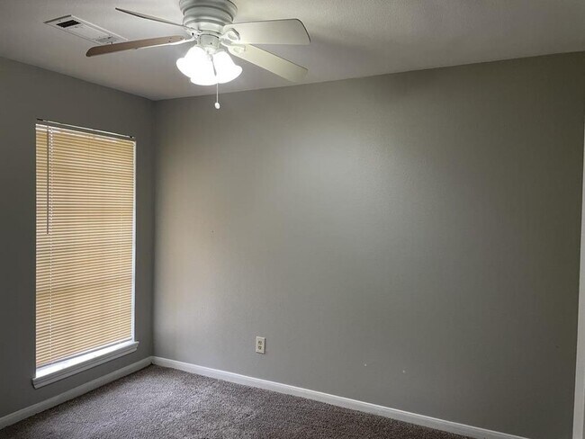 Building Photo - 10715 Segrest Dr