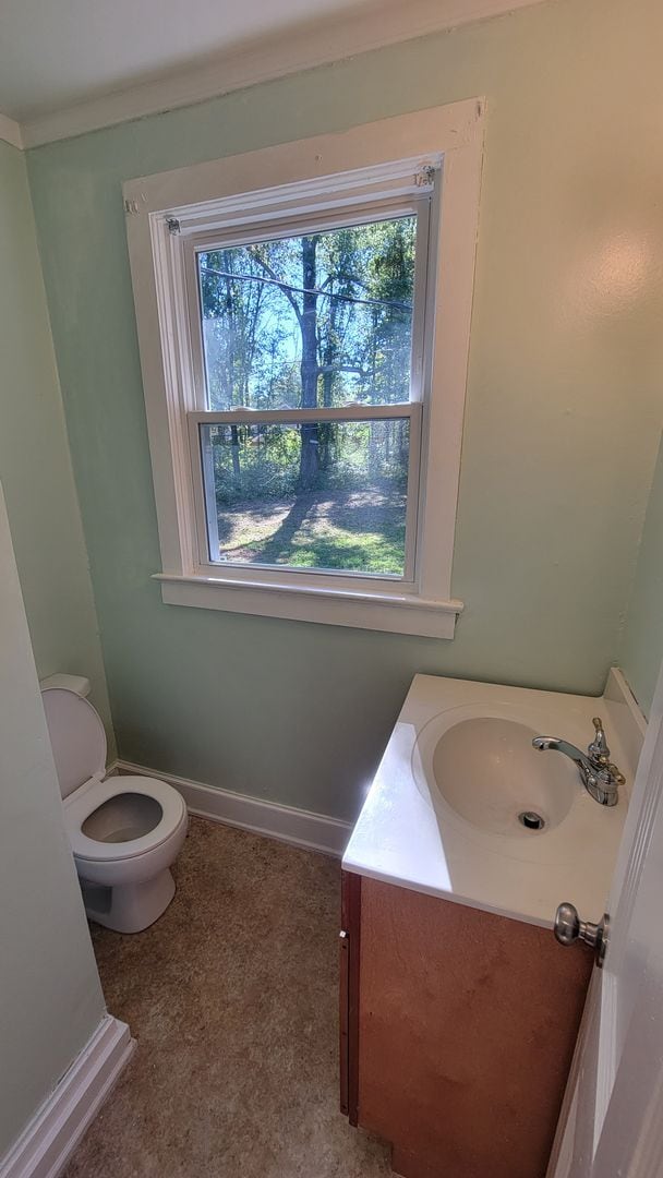 Building Photo - 3 Bed, 1.5 Bath Home Available in Greenville