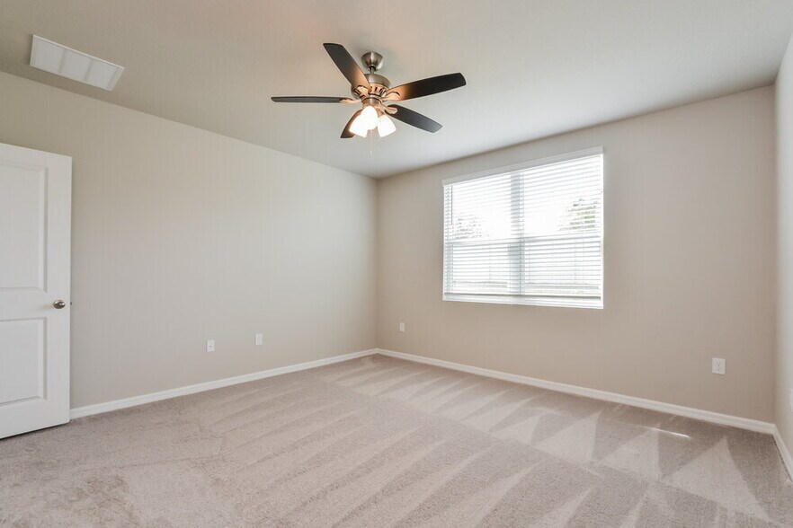 Building Photo - 1026 Oak Vly Dr