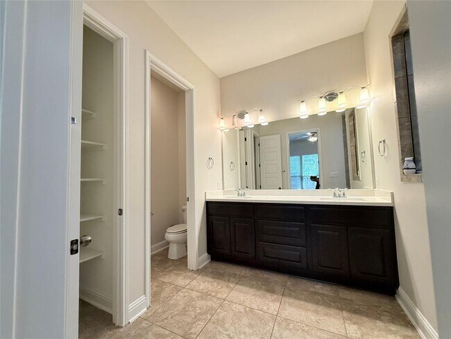 Building Photo - 10911 Hidden Caves Way