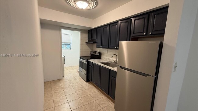 Building Photo - 4940 SW 28th Terrace