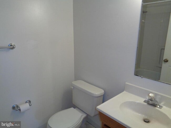 Building Photo - 90 English Run Cir