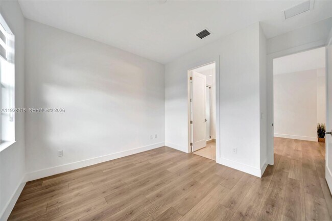 Building Photo - 1454 NW 23rd St