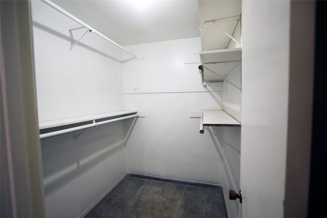 Building Photo - 4105 Vista Rd