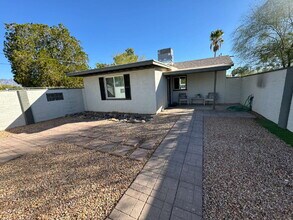 Building Photo - 2 bedroom single family w/yard & W/d