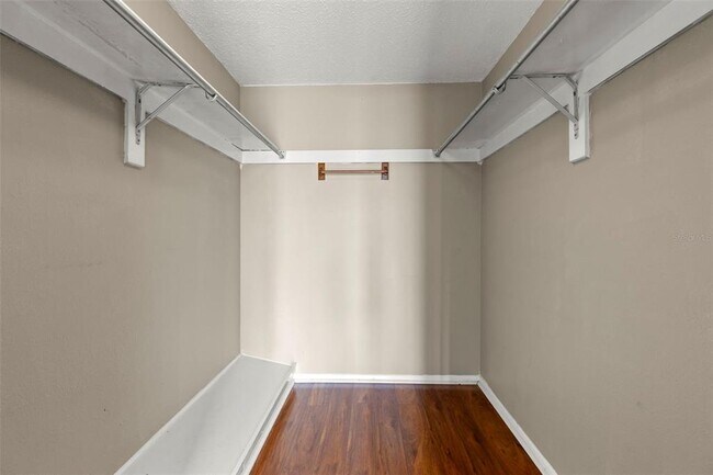Building Photo - 7430 Sunshine Skyway Ln S