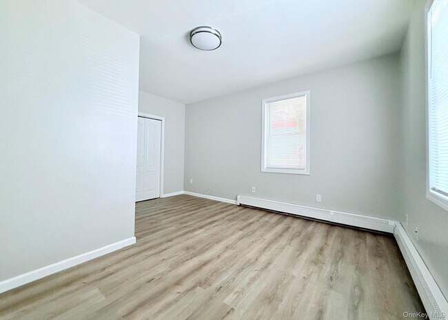 Building Photo - 621 2nd St