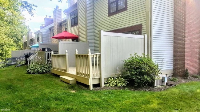 Building Photo - 2 br, 1.5 bath Condo - Concord Village Con...