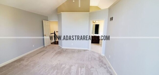 Building Photo - Gorgeous Updated Home in Blue Valley, South Overland Park-Available NOW!!