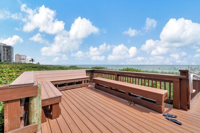 Building Photo - 3870 N Hwy A1A