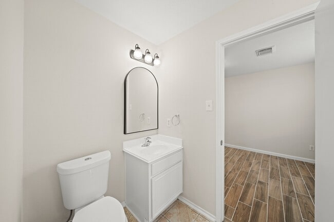 Building Photo - 1426 Cartwright Rd