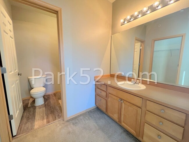 Building Photo - 2 Bedroom Condo in DuPont