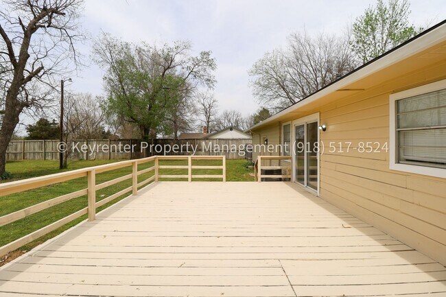 Building Photo - 3 Bed | 2.5 Bath in Oologah!