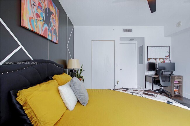 Building Photo - 185 SW 7th St