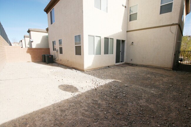 Building Photo - 2 Story 3 Bedroom House Durango and Farm