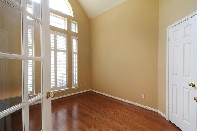 Building Photo - 18811 Cypress Chateau Dr