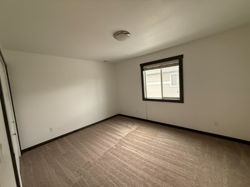 Building Photo - 240 Triple Creek Dr