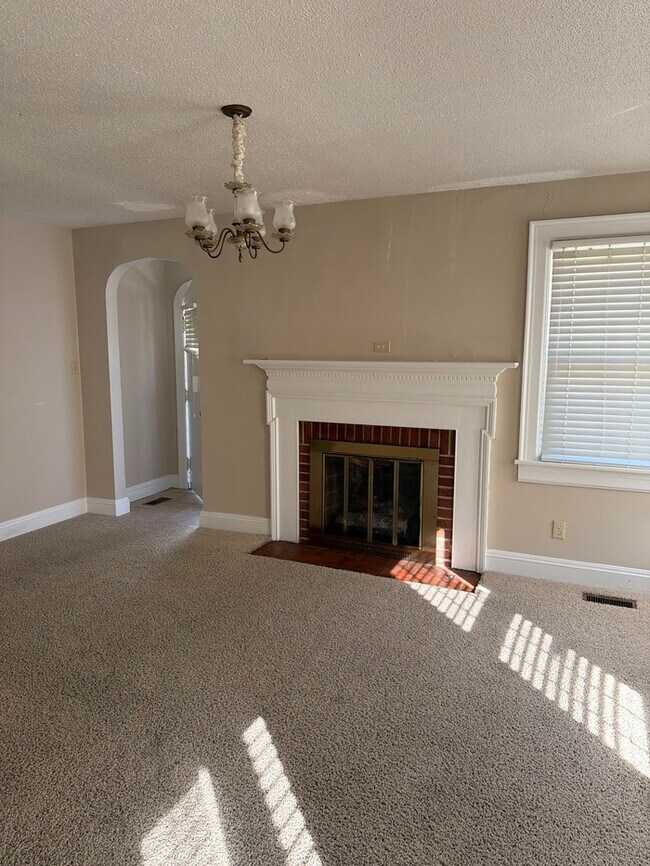 Building Photo - 427 Cedar St