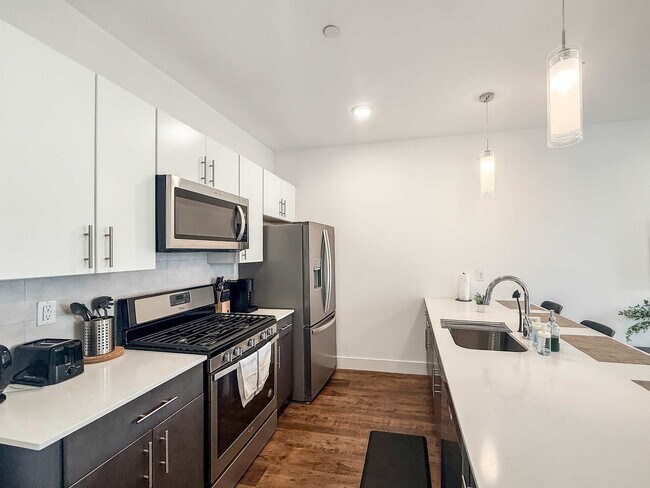 Building Photo - 1240 Cadwallader St