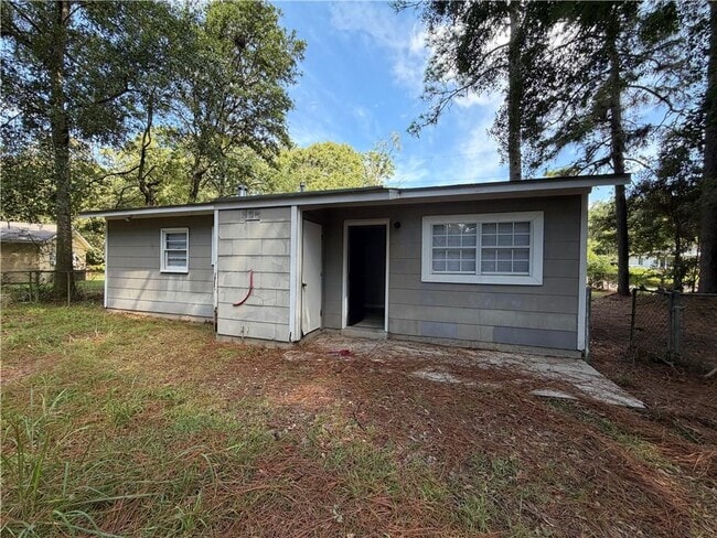 Building Photo - 6855 Victor Rd